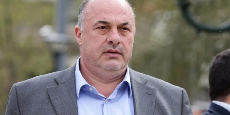 Alldaynews.gr Αχιλλέας Μπέος: Γυναίκες μαζεύουν υπογραφές εναντίον του – Αποκάλεσε ”Τόφαλο” την Προϊσταμένη Νεοτέρων Μνημείων Θεσσαλίας