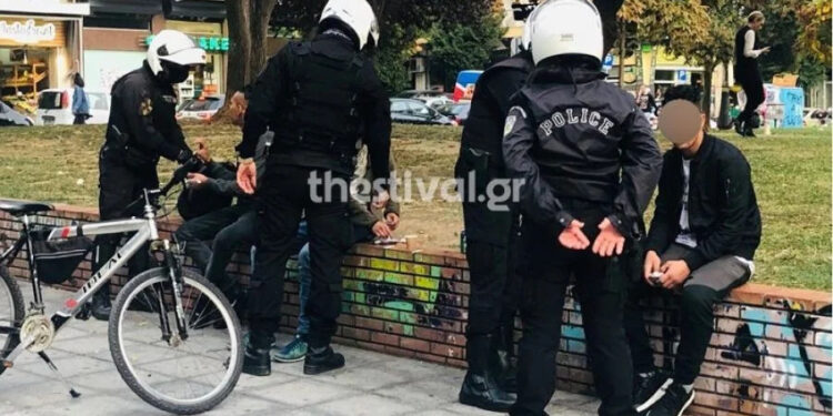 Alldaynews.gr Σοκ στη Θεσσαλονίκη: Πακιστανός βiασε 17χρονη πίσω από θάμνο στο κέντρο της πόλης