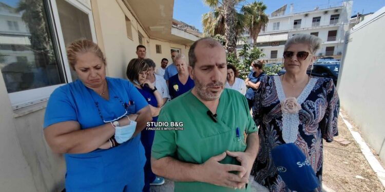 Σκηνές απείρου κάλους: Γιατροί έπεσαν θύματα ξυλοδαρμού – Στον έναν έσπασαν τα πλευρά (φωτο, video)