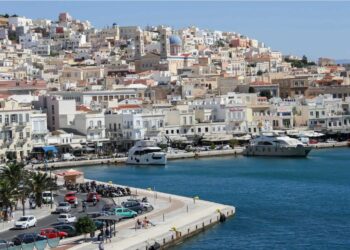 Σύρος: Μηχανική βλάβη στο πλοίο Σποράδες Σταρ – Επιστρέφει στο λιμάνι, ταλαιπωρία για 90 επιβάτες