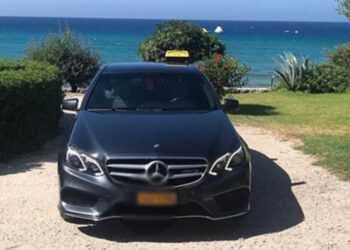 Κέρκυρα: Οδηγός ταξί βούτηξε στη θάλασσα και έσωσε γυναίκα από βέβαιο πνιγμό-Τραυματίστηκε στην προσπάθειά του