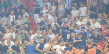 Alldaynews.gr Ξύλο και των… γονέων στο Τίρανα – Μπεσίκτας μέσα στο γήπεδο (video)