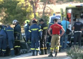 Λεωφόρος Μαραθώνος: Φρικtό τροχαίο, απεγκλωβίστηκε γυναίκα από ΙΧ