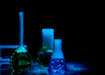 Φρικτό έγκλημα: 47χρονη aποκeφάλισε τον σύντροφό της – Έριξε χημικά στη σορό του