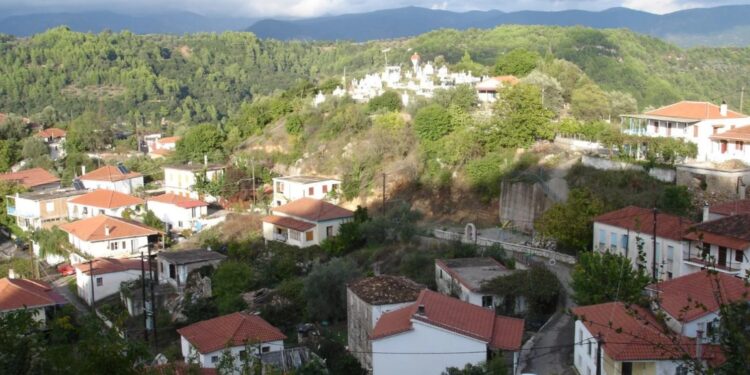 Alldaynews.gr Το αμαρτωλό Ελληνικό χωριό όπου οι άντρες συζούσαν με σύζυγο και ερωμένη