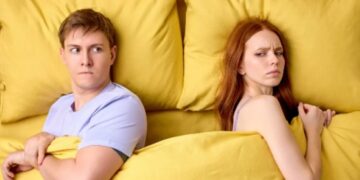 Alldaynews.gr Η καταγγελία της χρονιάς: Ο σύντροφός της δεν της επιτρέπει να πέρδεται επειδή δεν είναι «θηλυκό»