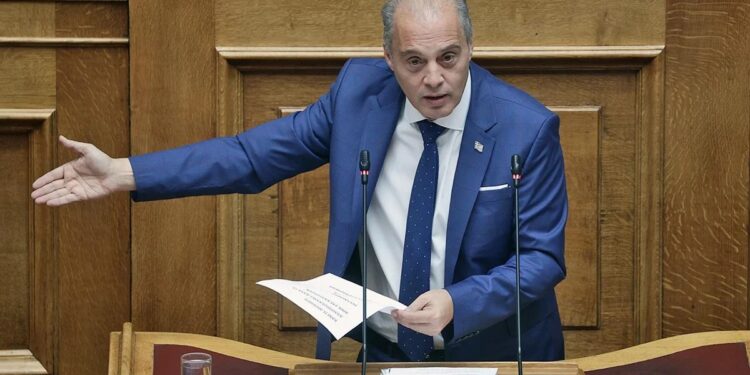 Ο Βελόπουλος προτείνει να τοποθετηθούν… νάρκες στο δάσος της Δαδιάς και δικαιολογεί τους αυτόκλητους «σερίφηδες» (video)