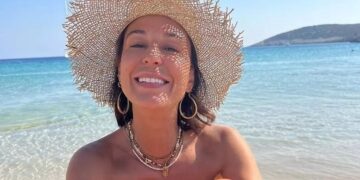 Κατερίνα Παπουτσάκη: Αναστάτωσε το Instagram με το μικροσκοπικό της μπικίνι