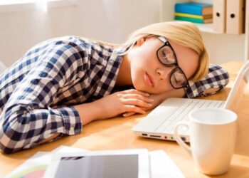 Τα 7 συνήθη συμπτώματα που δείχνουν ότι σας λείπει μαγνήσιο