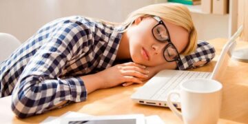 Alldaynews.gr Τα 7 συνήθη συμπτώματα που δείχνουν ότι σας λείπει μαγνήσιο