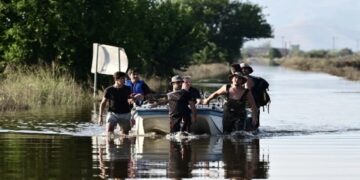 Βρέθηκε πτώμα να επιπλέει στη θάλασσα: Πιθανολογείται πως προέρχεται από τις καταστροφικές πλημμύρες στη Μαγνησία