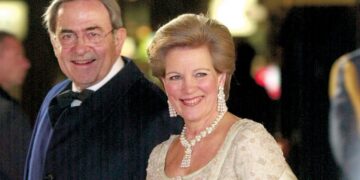 Alldaynews.gr Χαμογελά ξανά & μετακομίζει: Αυτή είναι η νέα, υπερλούξ μεζονέτα της Άννας Μαρίας στην Ελλάδα – Ποιους θα έχει γείτονες