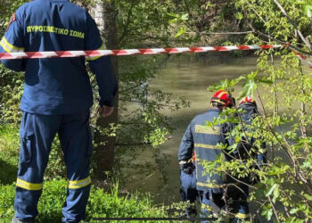 Διασώθηκε η γυμνή κοπέλα που έπεσε στα νερά του Πηνειού – Μεταφέρθηκε στο νοσοκομείο