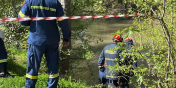 Alldaynews.gr Διασώθηκε η γυμνή κοπέλα που έπεσε στα νερά του Πηνειού – Μεταφέρθηκε στο νοσοκομείο