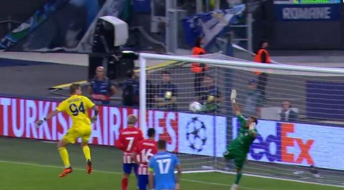 Alldaynews.gr Champions League: Το τρομερό γκολ του τερματοφύλακα της Λάτσιο στην τελευταία φάση του αγώνα! (video)