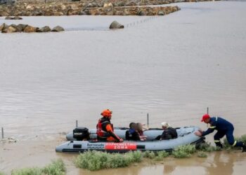 Μοσχάτο: Δρόμος κόπηκε στα δύο – Εγκλωβίστηκαν οχήματα