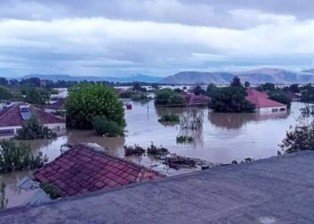 Καταγγελία κατοίκου Παλαμά: «Μας έστειλαν 112, δυόμισι ώρες αφότου είχαν πλημμυρίσει τα πάντα»