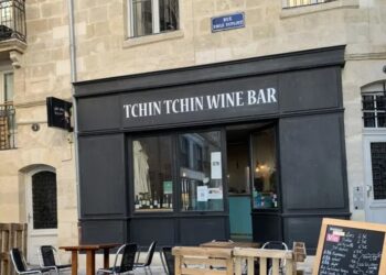 Γαλλία: Ελληνίδα η γυναίκα που πέθανε από αλλαντίαση σε εστιατόριο – Άλλοι 12 στο νοσοκομείο