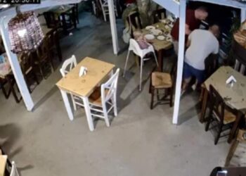 Κρήτη: «Δεν μπορούσε να ανασάνει» – Έσωσε κοριτσάκι που πνιγόταν σε ταβέρνα[video]