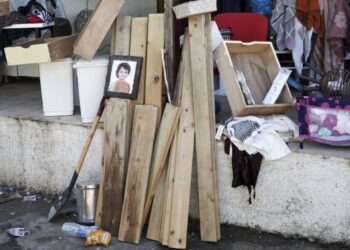 Κακοκαιρία Daniel: Έκκληση ηλικιωμένης στον Παλαμά που ζει στο μπαλκόνι της αδερφής της