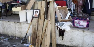 Κακοκαιρία Daniel: Έκκληση ηλικιωμένης στον Παλαμά που ζει στο μπαλκόνι της αδερφής της