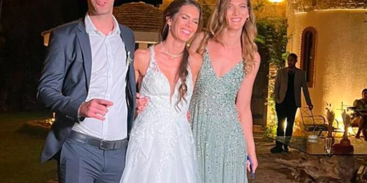 Alldaynews.gr Συγκλονισμένο το Πανελλήνιο: Η χαρά έγινε τραγωδία 8 μέρες μετά – Φωτογραφίες από τον γάμο της άτυχης Άντζελας