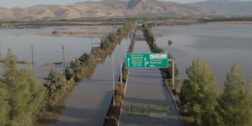 Alldaynews.gr Δείτε πως καθαρίζουν την Εθνική για να ανοίξει (video)