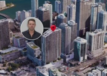 Στέφανος Κασσελάκης: Δείτε το γραφείο του και το υπερπολυτελές διαμέρισμα του συντρόφου του στη Ν. Υόρκη[video]