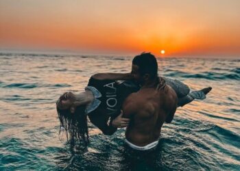 Alldaynews.gr Τα ελικόπτερα που κολυμπάνε: Εικόνες ντροπής από τη βάση στο Στεφανοβίκειο – Τα μεταφέρουν μετά την κατακραυγή (video)