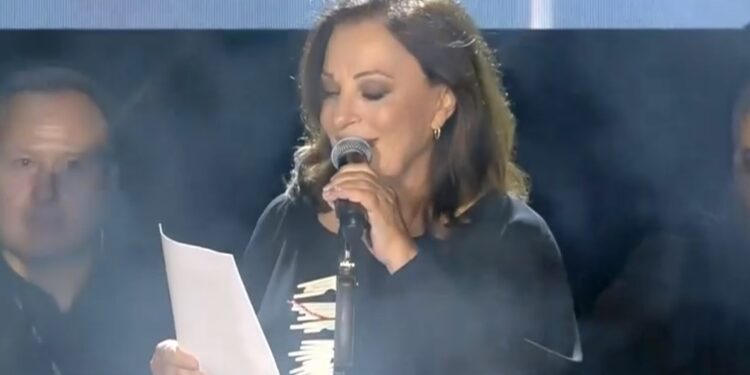 Χάρις Αλεξίου: Ανατρίχιασε το Καλλιμάρμαρο με το γράμμα της προς τον Αντώνη Βαρδή[video]