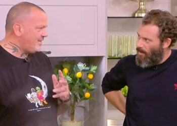 Σε απόγνωση ο Αντίνοος Αλμπάνης με τον Δημήτρη Σκαρμούτσο: «Ήρθα εδώ να με ξεφτιλίσετε;»