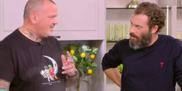 Σε απόγνωση ο Αντίνοος Αλμπάνης με τον Δημήτρη Σκαρμούτσο: «Ήρθα εδώ να με ξεφτιλίσετε;»