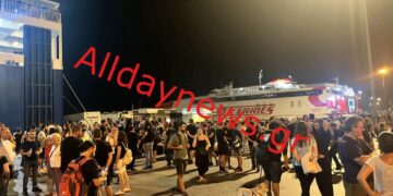 Συμβαίνει Τώρα: ”Οργή Θεού” στο λιμάνι του Ηρακλείου έξω από το Blue Horizon για τον Αντώνη- “Δολοφόνοι” φώναζε ο κόσμος (φωτο, video)