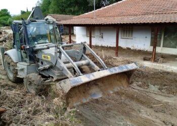 Alldaynews.gr Aγανακτισμένοι οι κάτοικοι στη Θεσσαλία 15 μέρες μετά: «Δεν έχει εμφανιστεί κανένας, δεν μπορούμε να πάρουμε ανάσα από τη δυσοσμία» (video)