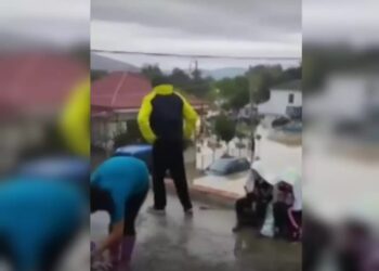 Μαρτυρίες εγκλωβισμένων στην Καρδίτσα – «Είμαστε 100 άτομα σε καφετέρια με 3 μέτρα νερό απ΄ έξω» (vid)