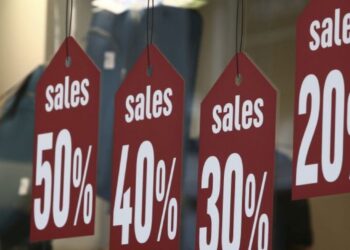 Πασίγνωστες αλυσίδες έκαναν πλασματικές εκπτώσεις-Πρόστιμα €940.000