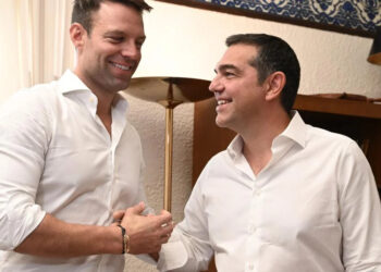 Τσίπρας για Κασσελάκη: “Μαθαίνει γρήγορα. Του έδωσα το “βαλιτσάκι” με τους κωδικούς των πυρηνικών”