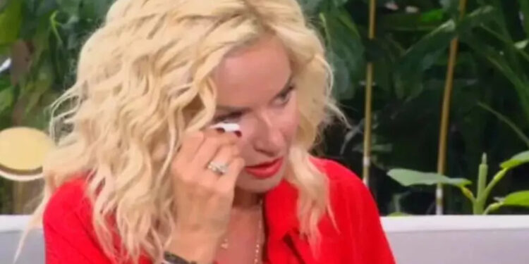 Μαρία Μπεκατώρου: «Έσφιξα τα δόντια, βρήκα τη δύναμη, αλλά πλάνταξα στο κλάμα μόλις έκλεισε η κάμερα»