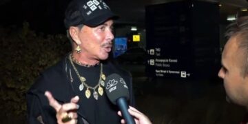 Alldaynews.gr Λάκης Γαβαλάς: Έχουν ταράξει τον Κασσελάκη, πόσοι φοράνε γόβες «μέσα» τους και το «παίζουν» με μουστάκι στη φάτσα;