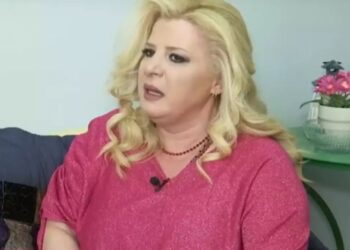 Ξεσπά η Αθηνά Καμπάκογλου: “Τι επιδιώκει η διοίκηση της ΕΡΤ, να με στείλει στο ψυχιατρείο;”