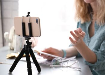 ”Πάγωσε” γυναίκα στη Λαμία-Τι είδε απο την κάμερα να γίνεται στο σπίτι της