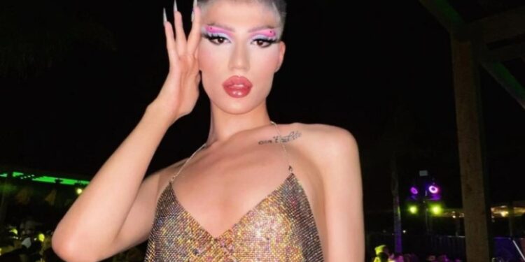 Θέμης Κανέλλος: Πήγε για απαλλαγή από τον στρατό με μίνι και κορσέ[video]