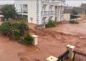 «Γροθιά στο στομάχι» από κατοίκους της Καρδίτσας: «Απ΄ τον Ιανό και μετά άνοιξαν μία τρύπα και είναι ακόμα παρατημένη. Αν πνίξουμε τα παιδιά μας»