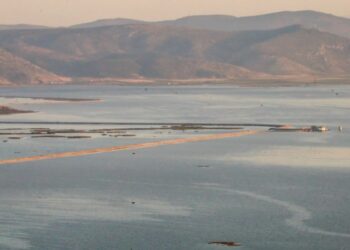 Αγνοείται 43χρονος στη λίμνη Κάρλα – Είχε πάει για ψάρεμα με τον αδερφό του