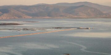 Αγνοείται 43χρονος στη λίμνη Κάρλα – Είχε πάει για ψάρεμα με τον αδερφό του