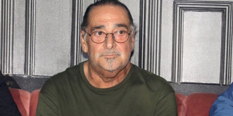 Βασίλης Καρράς