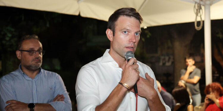 Alldaynews.gr Κασσελάκης: «Στα 50 χρόνια Δημοκρατίας, μόνο με Ανδρέα Παπανδρέου και Αλέξη Τσίπρα είχαμε κοινωνικό κράτος»