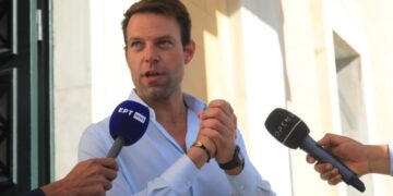 Τι έκανε ο Κασσελάκης με τον σύντροφό του μετά τον θρίαμβο στις εκλογές ΣΥΡΙΖΑ[Φωτογραφίες]