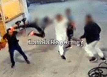 Λαμία: Άγριος ξυλοδαρμός καρκινοπαθή που αρνήθηκε να βάλει δωρεάν βενζίνη σε Ρομά – Βίντεο ντοκουμέντο