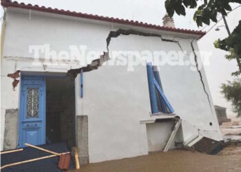 Σπίτια έχουν πέσει μέσα σε ρέμα στο χωριό Χόρτο στο Πήλιο! Σκαρφάλωσαν στα δέντρα για να σωθούν από τους χειμάρρους